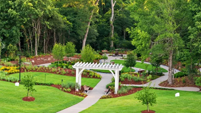 Moncus project — Public garden · Accessible paths · Pergola · Fountain