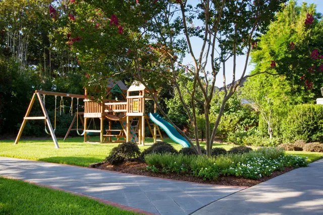 Riverfront Residence landscape project — photo 35